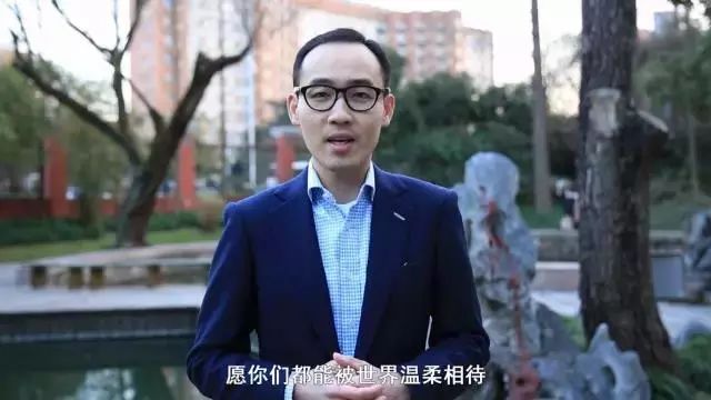 2015大学校园热点话题_两会民生热点直销话题_时下国内热点社会话题